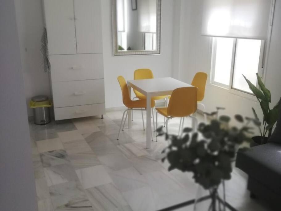 Malaga City One Bedroom Apartment By Namaste Elite المظهر الخارجي الصورة